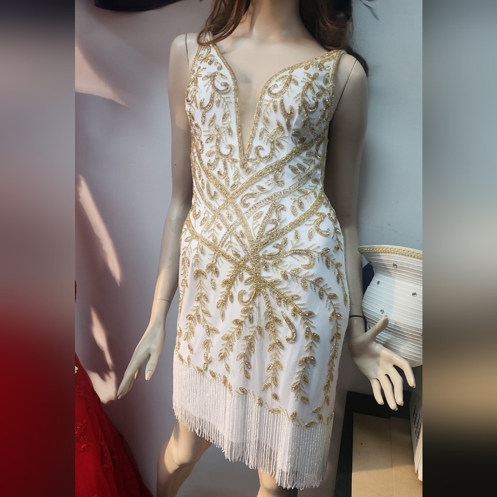 Embellished prom dress size 2 - Picture 3 of 7